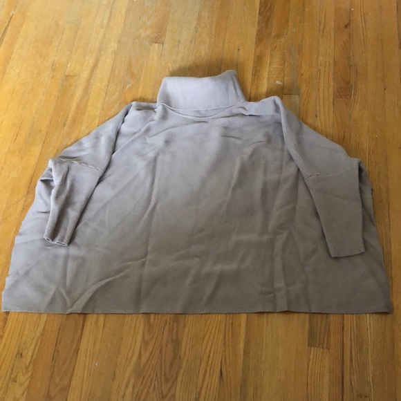 Suzy Shier Sweaters - Suzy Shier Poncho Style Sweater